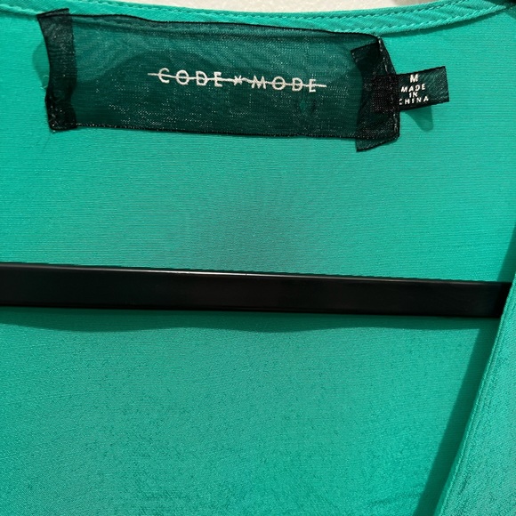 Code x Mode Women’s Emerald Green Dressy V-Neck Top Cardigan Blouse - Picture 4 of 5